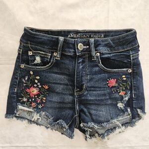 American Eagle Womens 4 Floral Embroidered Distress Jean Shorts Hi Rise Shortie